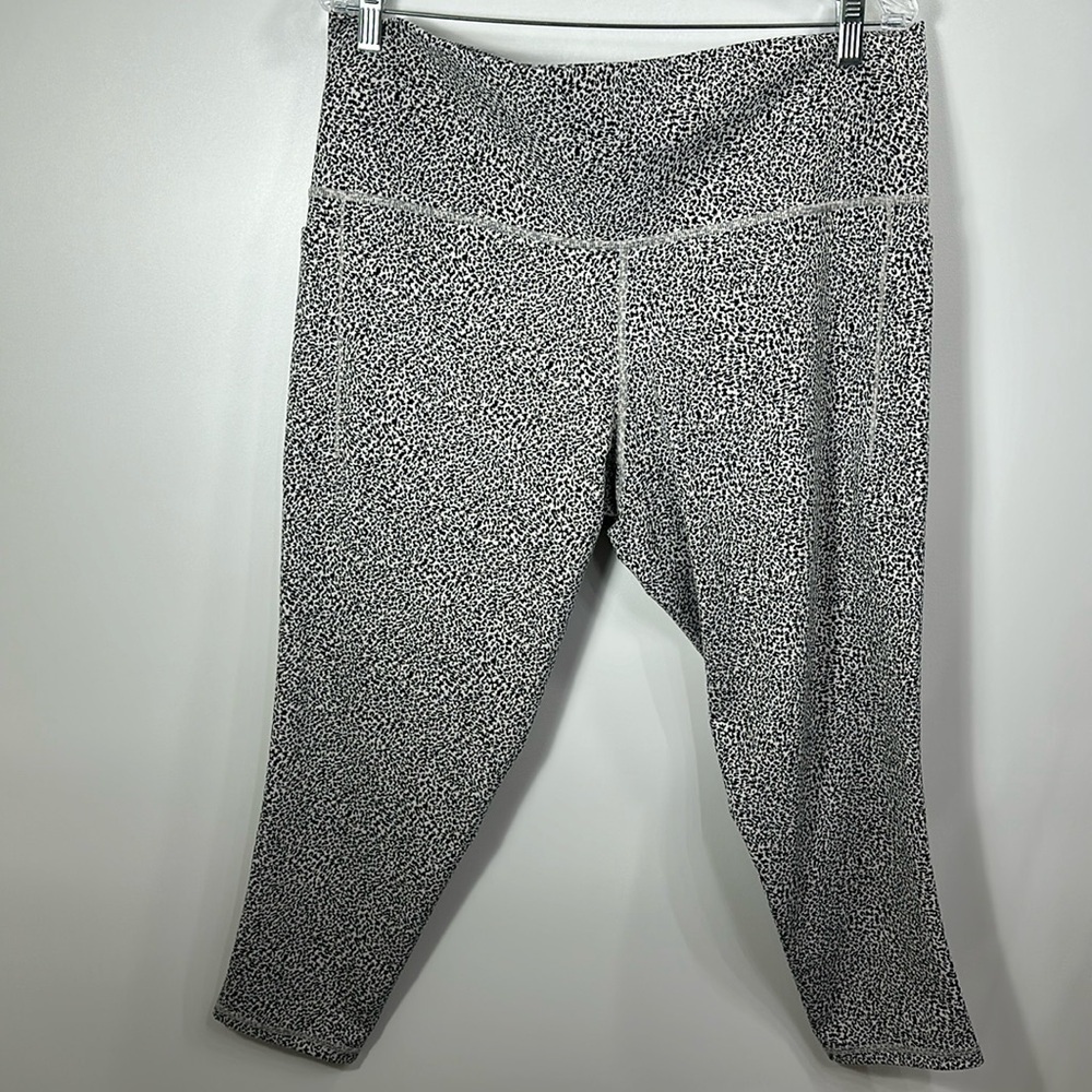 Athleta Salutation Stash ll  Textured Tight size 2X